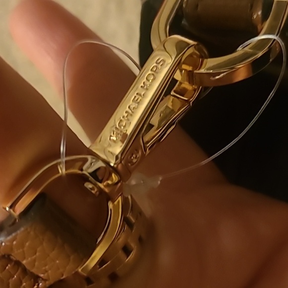 Michael Kors cross body - Picture 6 of 10